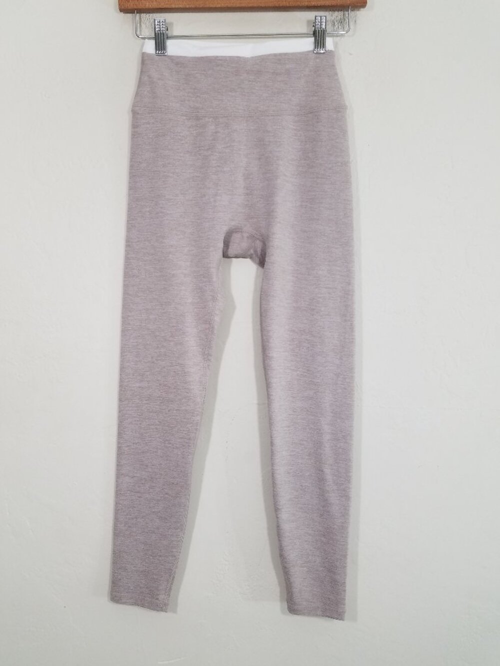 EUC ILUS High Waist Legging Size S